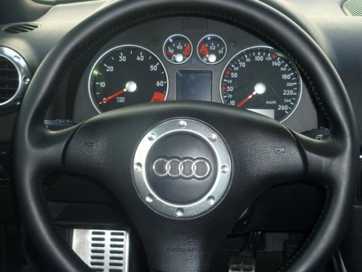 Audi TT Coupé 1.8 T 20V 225 CV cat quattro (10)
