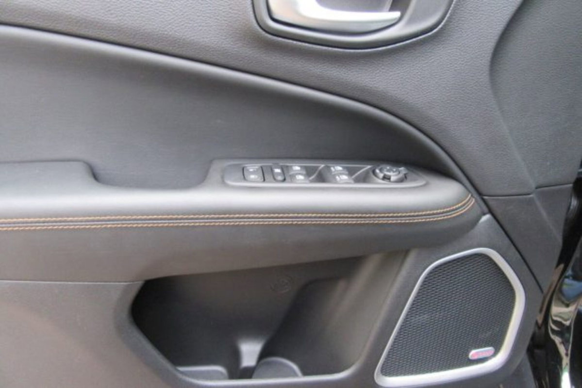 Jeep Compass 2.0 Multijet II 4WD Limited (14)