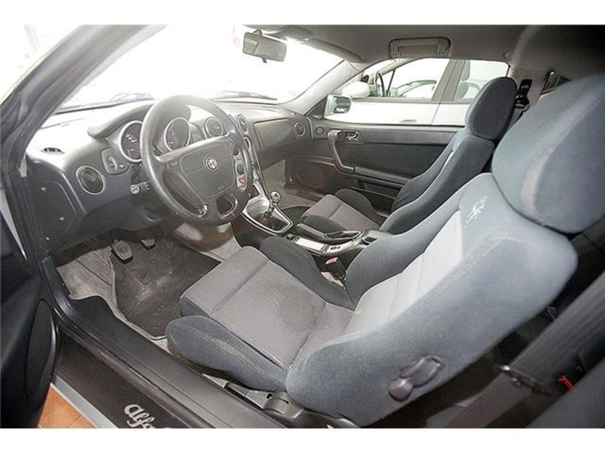Alfa Romeo Gtv 1.8i 16V Twin Spark cat (5)