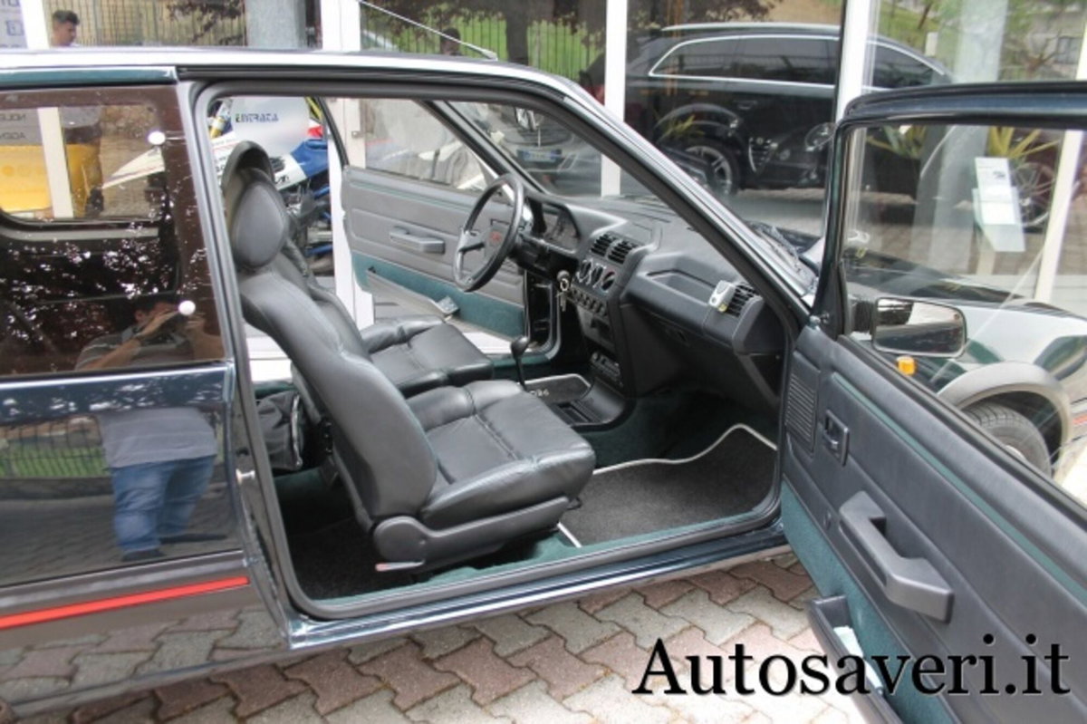 Peugeot 205 3 porte GTI (14)