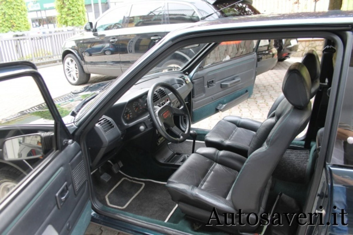 Peugeot 205 3 porte GTI (17)