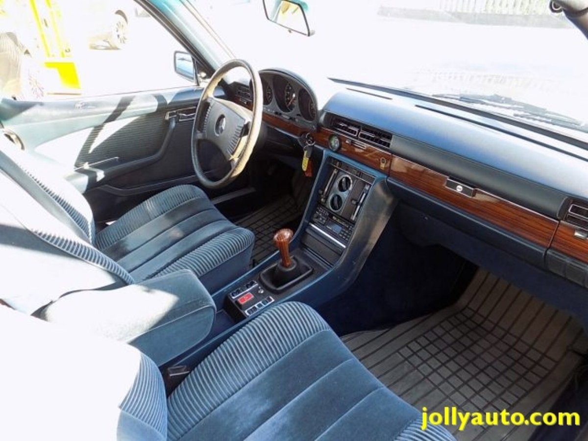 Mercedes-Benz 280 280 (19)