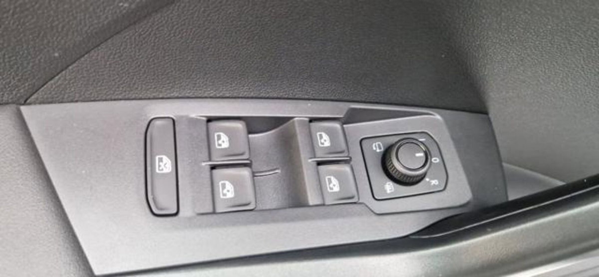 Volkswagen T-Cross 1.0 tsi Edition 95cv (12)