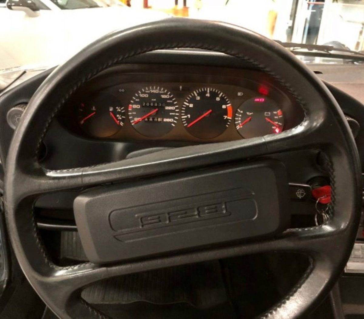 Porsche 928 S (12)