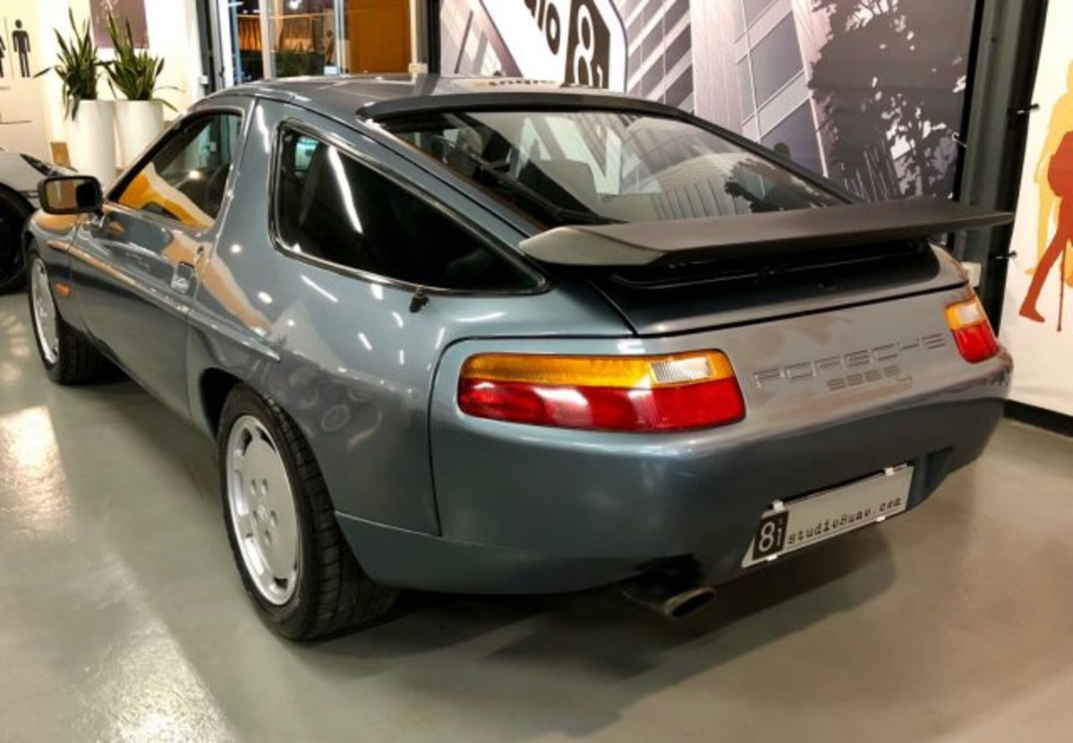 Porsche 928 S (3)