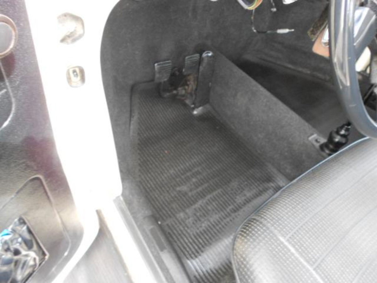 Volkswagen Maggiolino 1200 L (Messico) (10)