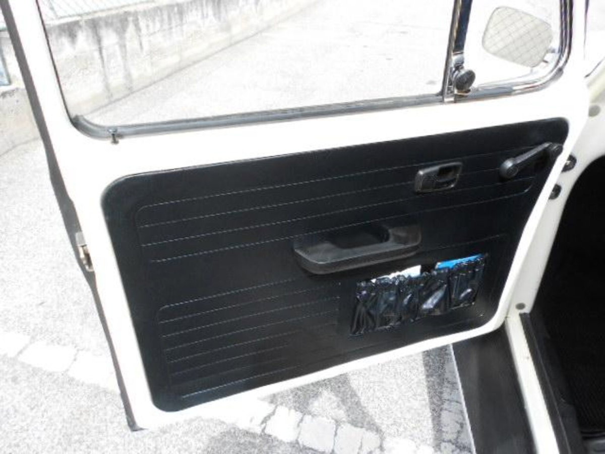 Volkswagen Maggiolino 1200 L (Messico) (11)
