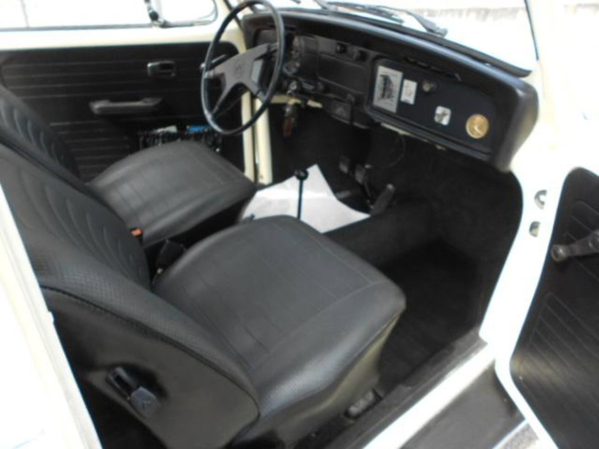 Volkswagen Maggiolino 1200 L (Messico) (13)