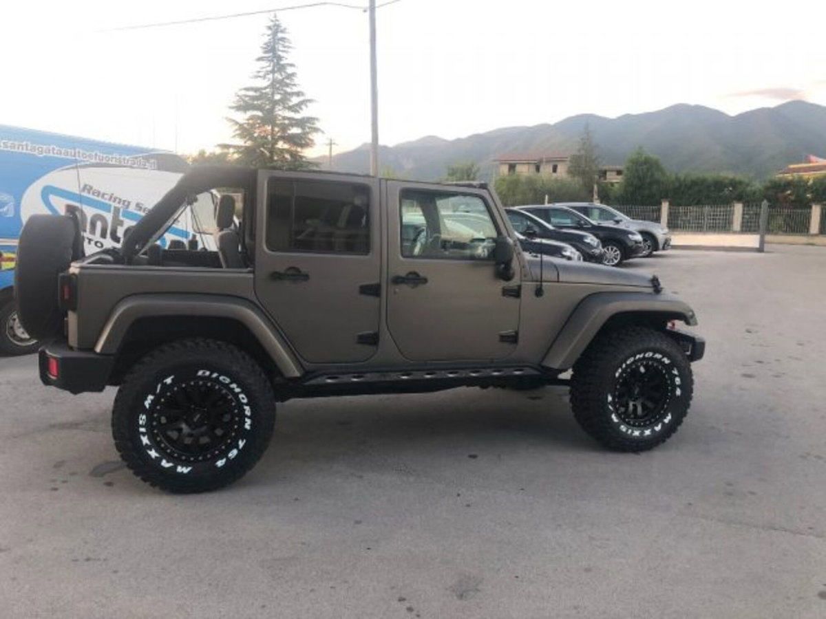 Jeep Wrangler Unlimited 2.8 CRD DPF Sahara (10)