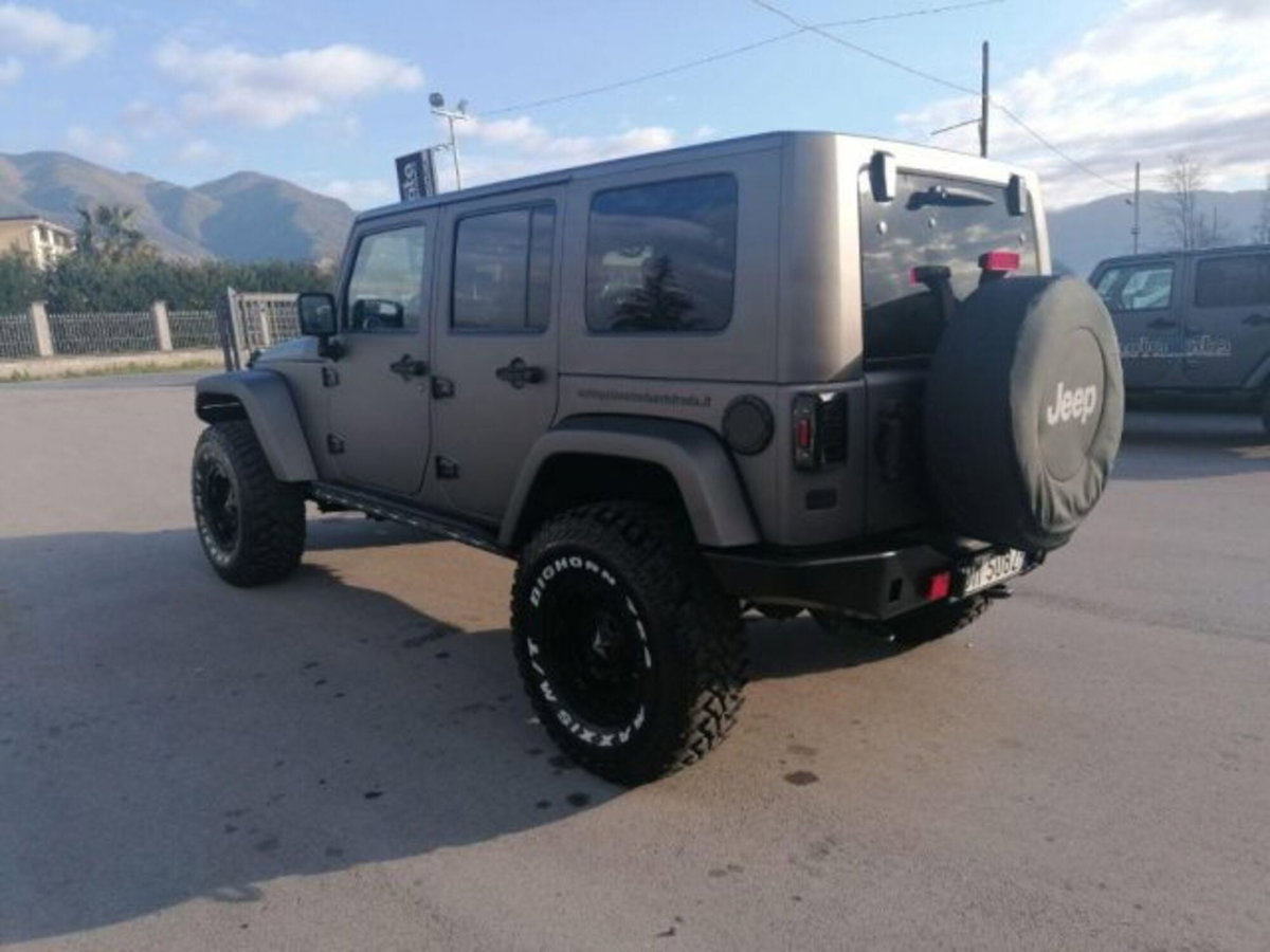 Jeep Wrangler Unlimited 2.8 CRD DPF Sahara (5)