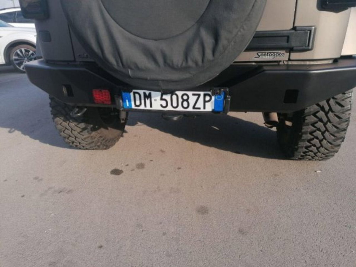Jeep Wrangler Unlimited 2.8 CRD DPF Sahara (6)