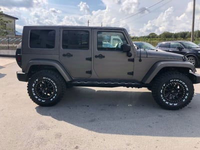 Jeep Wrangler Unlimited 2.8 CRD DPF Sahara usata
