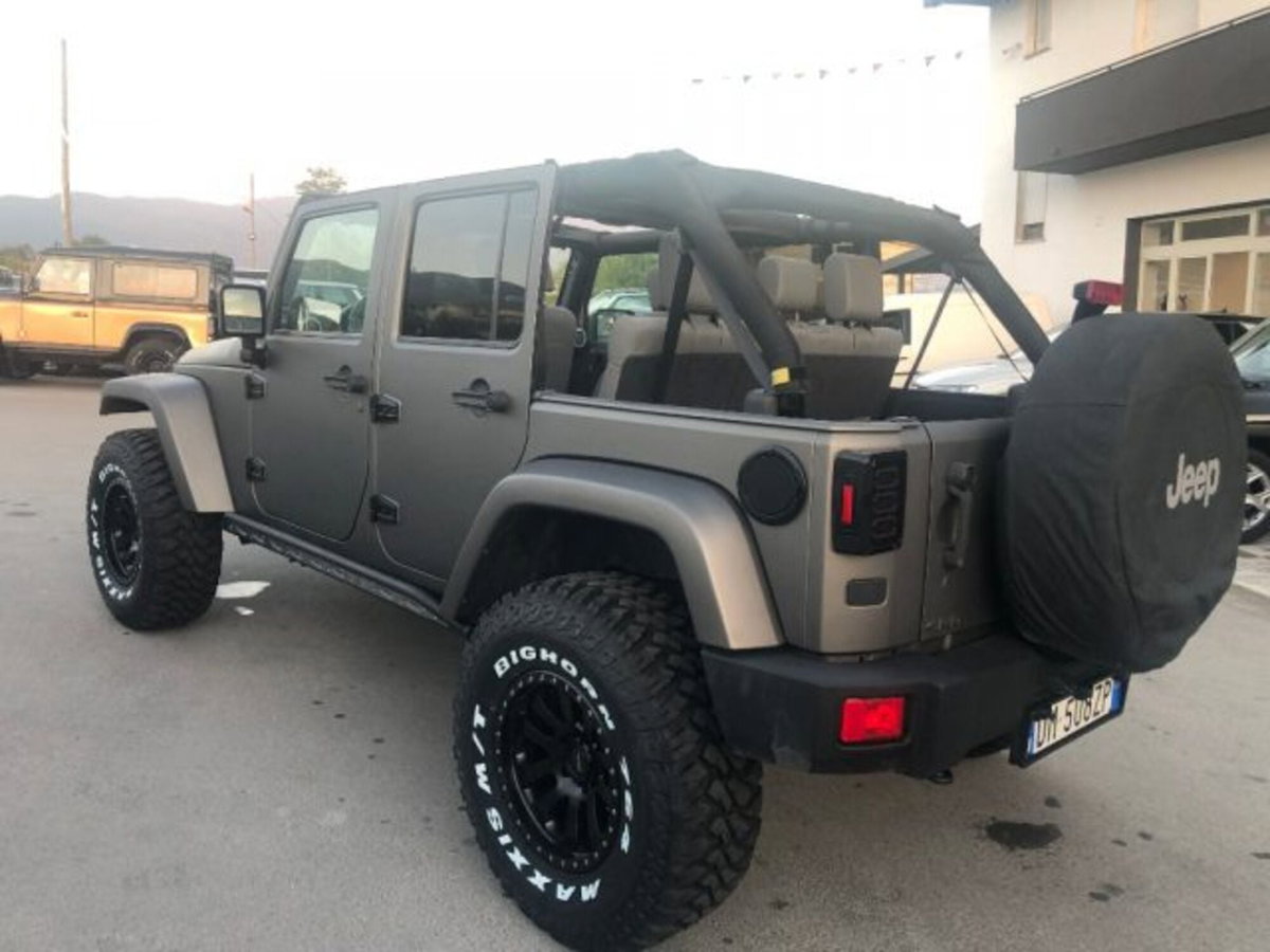 Jeep Wrangler Unlimited 2.8 CRD DPF Sahara (7)