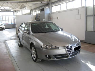 Alfa Romeo 147 1.6 16V TS (105) 5 porte Moving usata