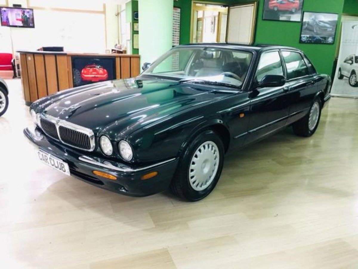 Jaguar XJ8 3.2 cat LWB