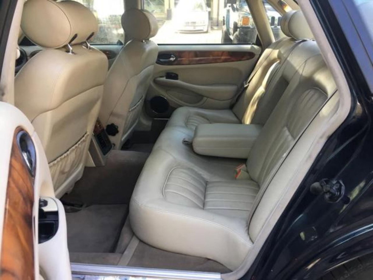 Jaguar XJ8 3.2 cat LWB (11)