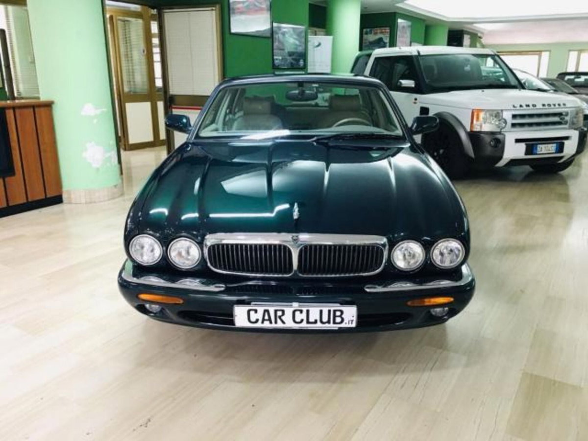 Jaguar XJ8 3.2 cat LWB (2)