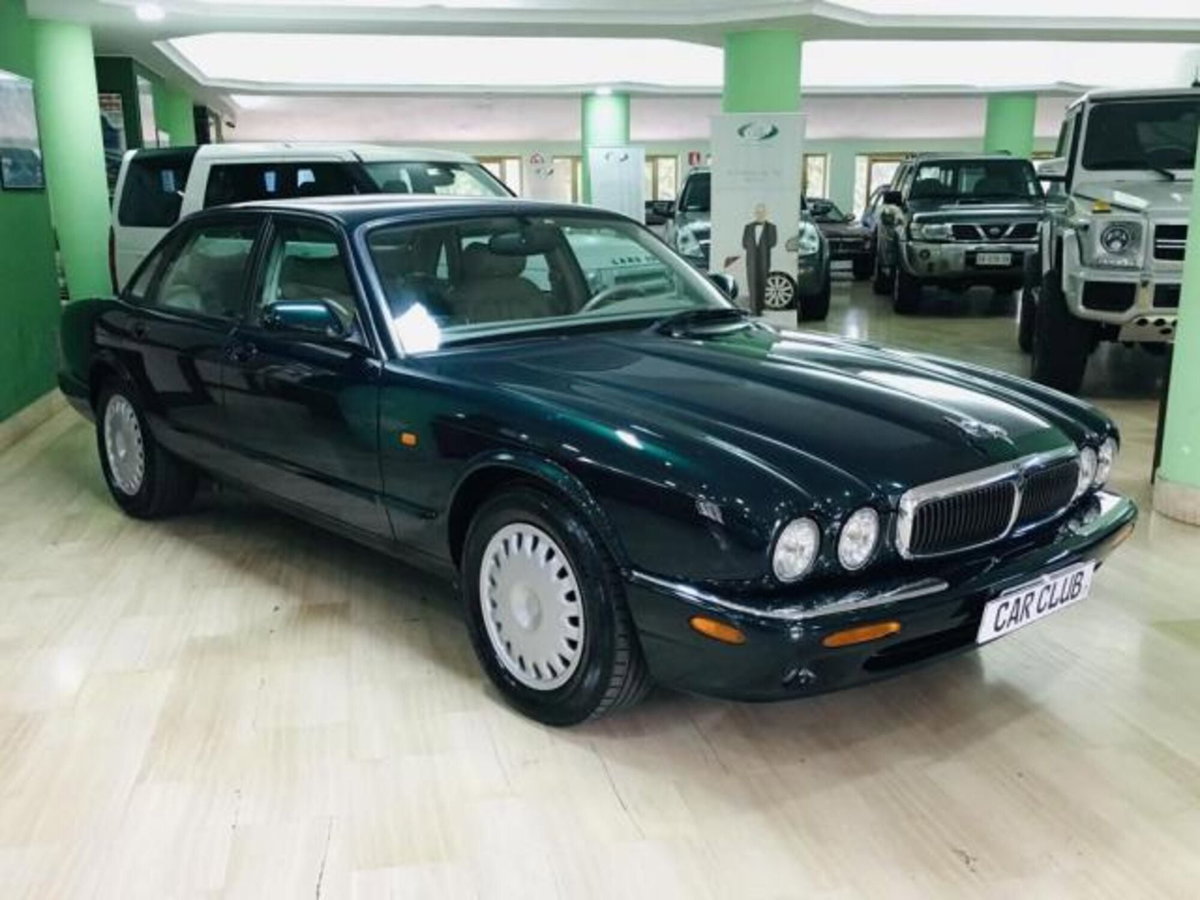 Jaguar XJ8 3.2 cat LWB (3)