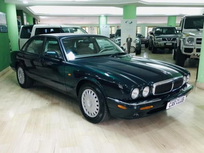 Jaguar XJ8 3.2 cat LWB (3)