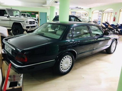 Jaguar XJ8 3.2 cat LWB (5)