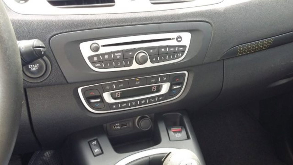 Renault Scénic X-Mod 1.5 dCi 110CV Dynamique (6)
