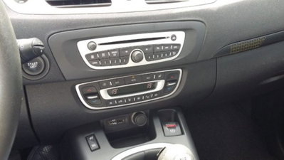Renault Scénic X-Mod 1.5 dCi 110CV Dynamique (6)