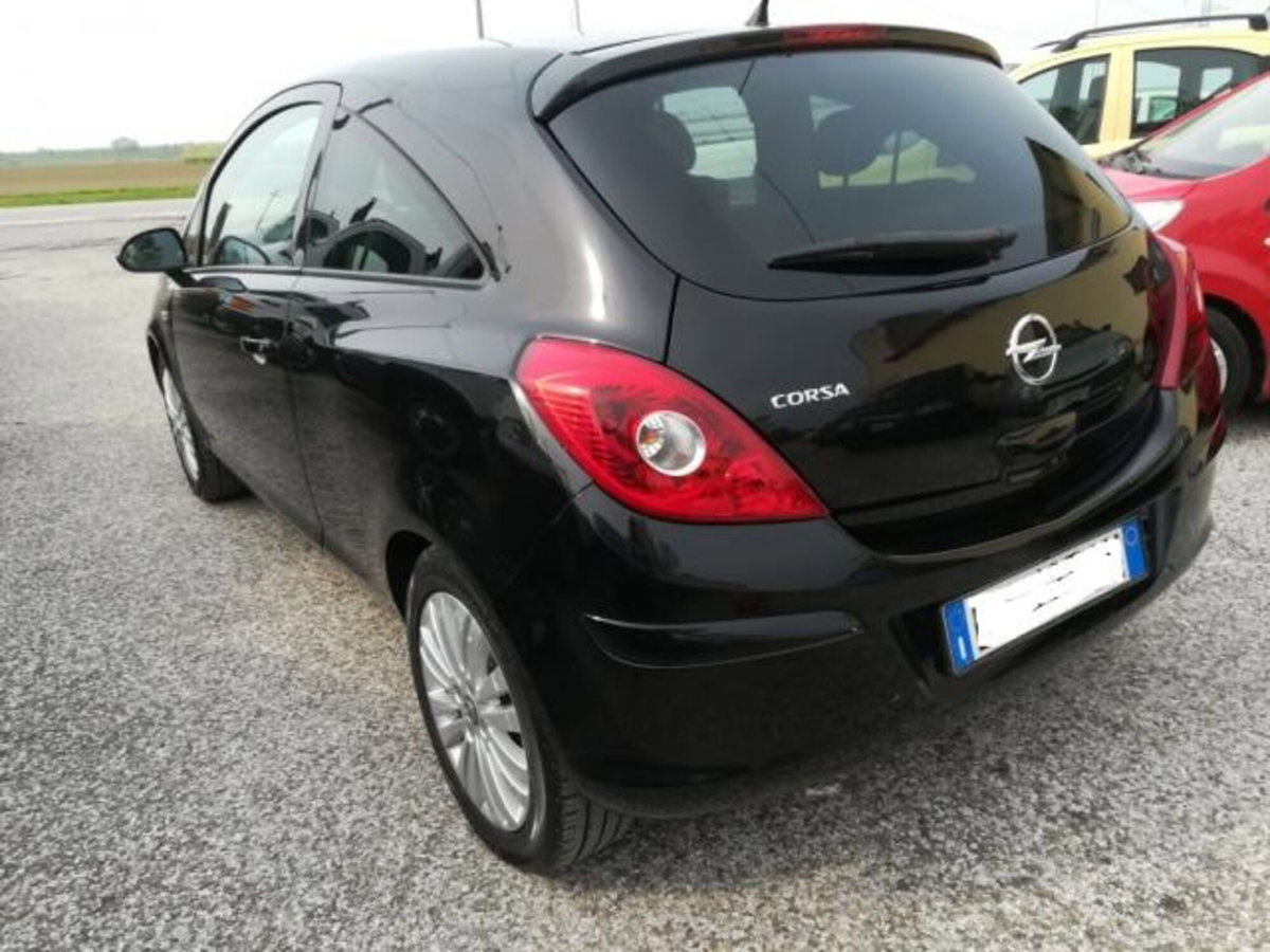 Opel Corsa 1.2 85CV 3 porte GPL-TECH Ecotec (4)