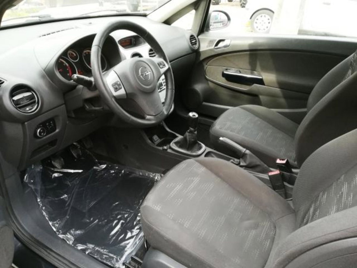 Opel Corsa 1.2 85CV 3 porte GPL-TECH Ecotec (5)