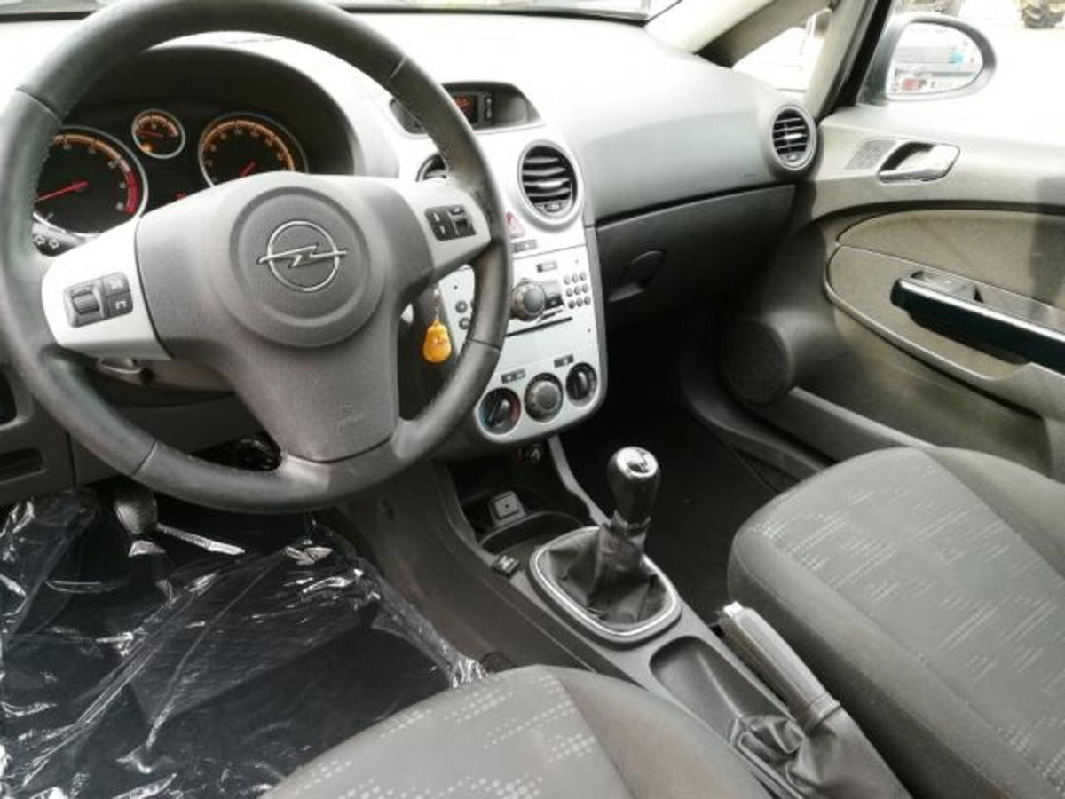 Opel Corsa 1.2 85CV 3 porte GPL-TECH Ecotec (7)