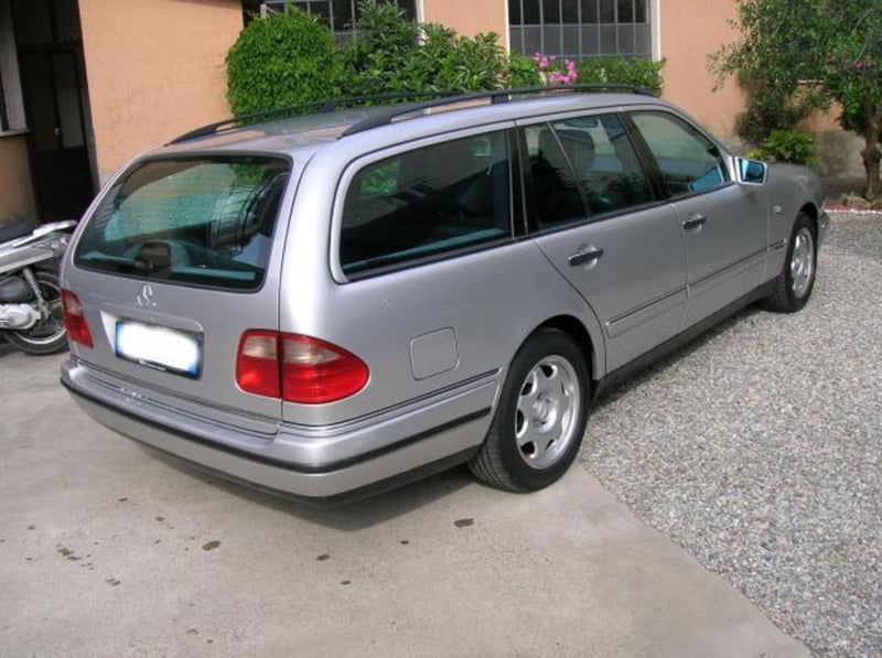 Mercedes-Benz Classe E Station Wagon 300 turbodiesel cat Avantgarde