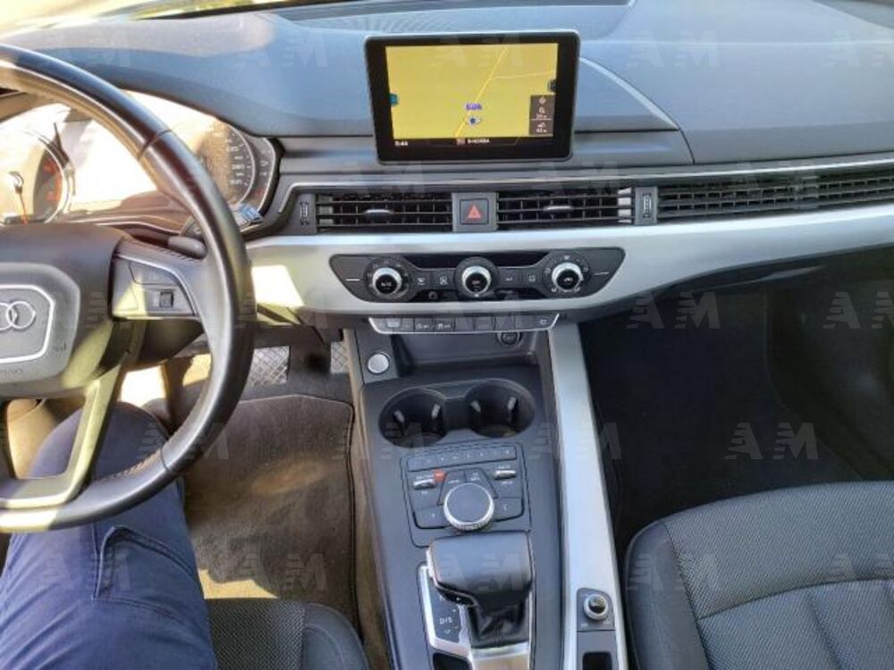 Audi A4 Avant 2.0 TDI 150 CV ultra (10)