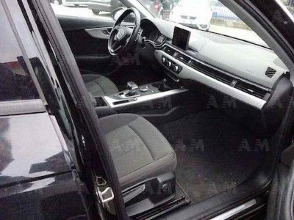 Audi A4 Avant 2.0 TDI 150 CV ultra (13)