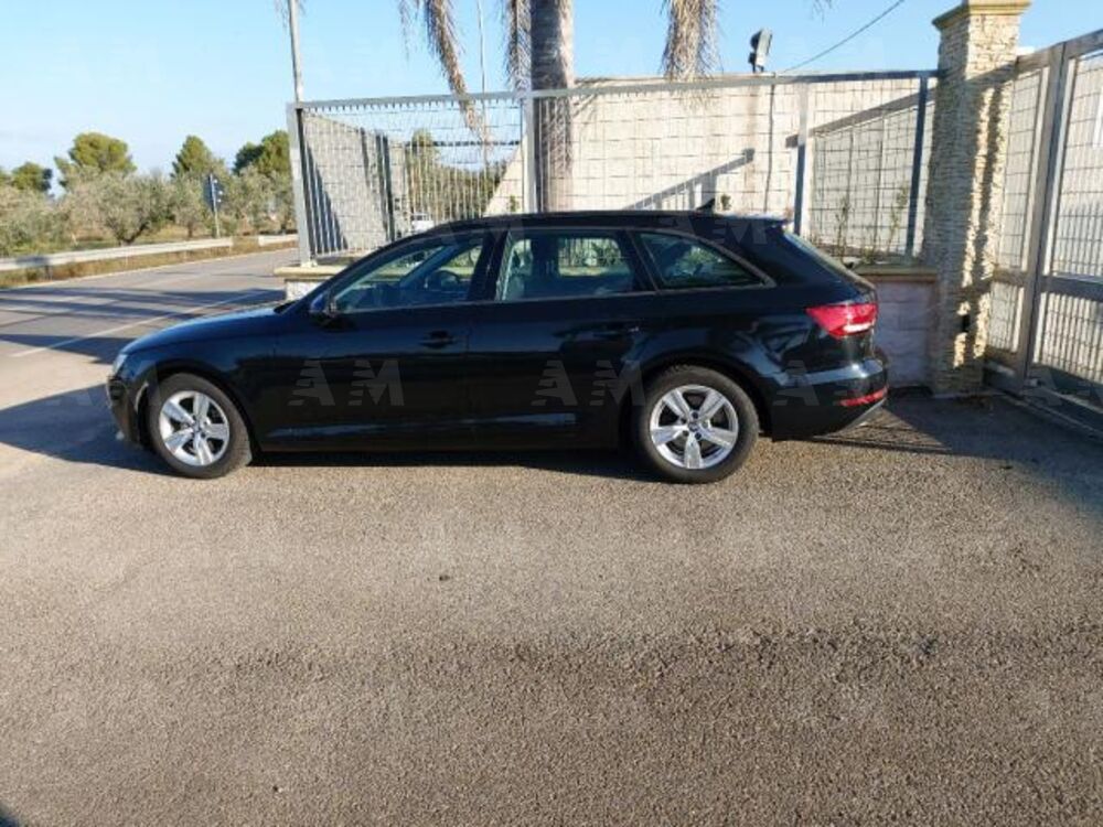 Audi A4 Avant 2.0 TDI 150 CV ultra (2)
