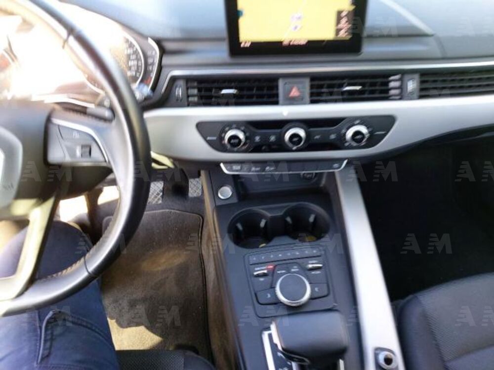 Audi A4 Avant 2.0 TDI 150 CV ultra (9)