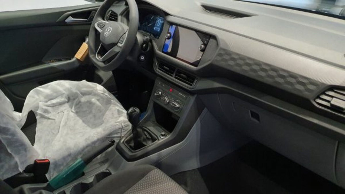 Volkswagen T-Cross 1.0 TSI Urban BMT (8)