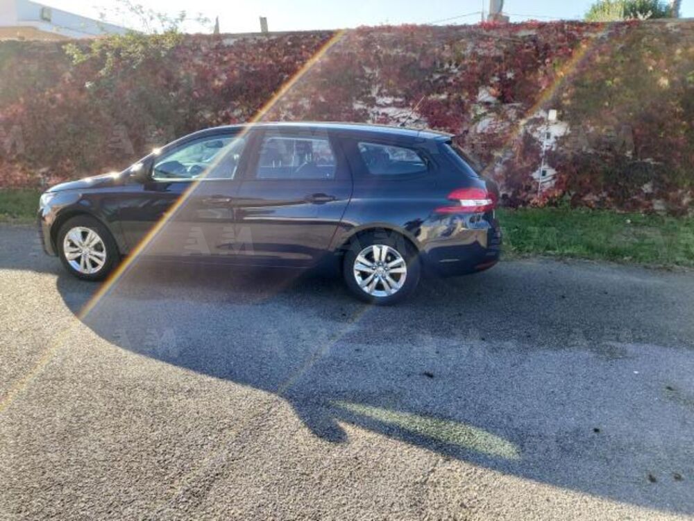 Peugeot 308 SW BlueHDi 100 S&S Access (2)