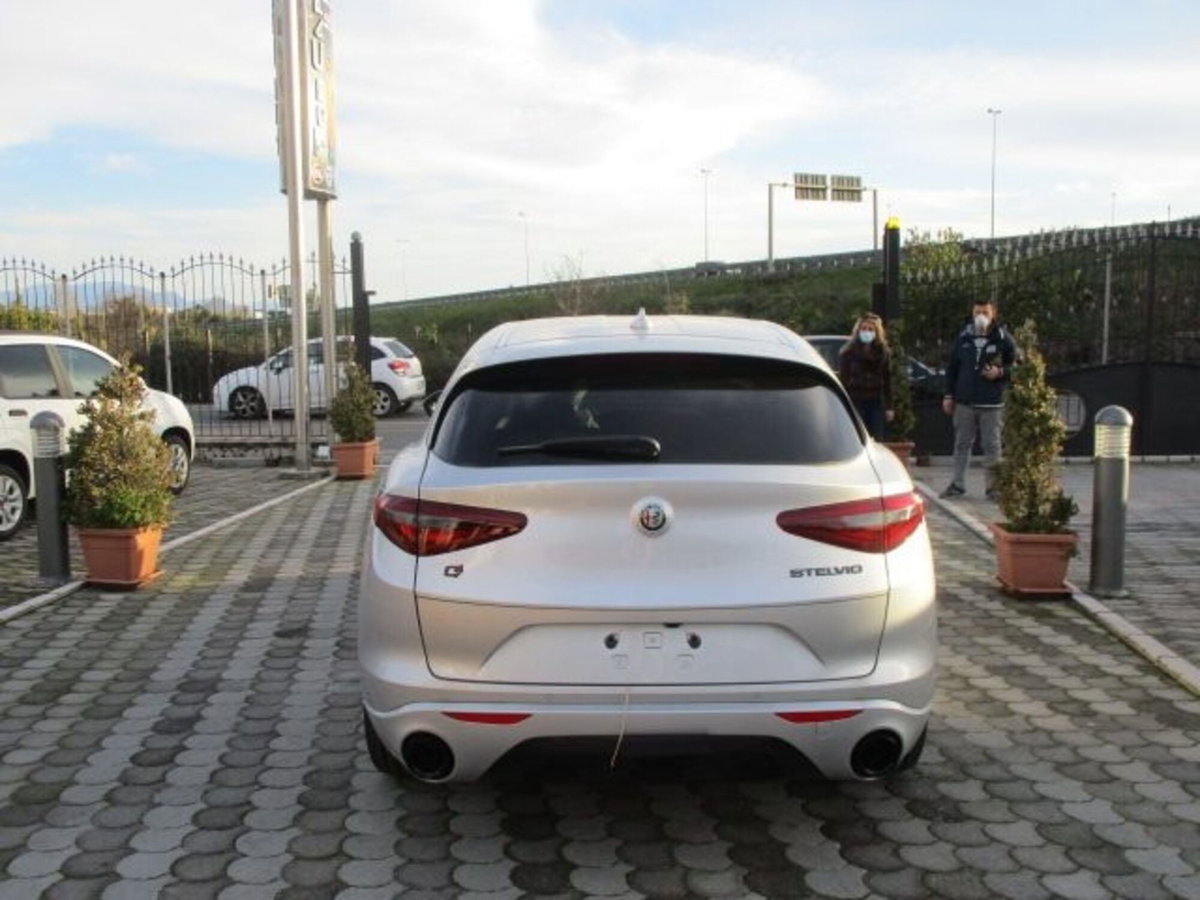 Alfa Romeo Stelvio Stelvio 2.2 Turbodiesel 190 CV AT8 Q4 Executive (4)
