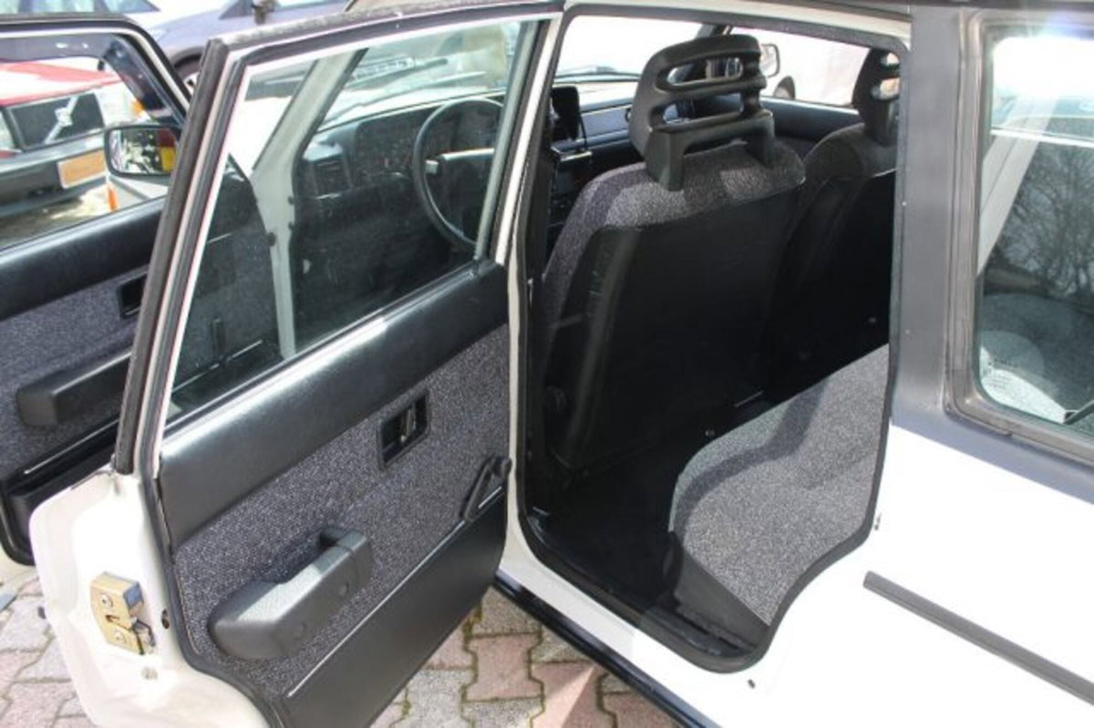 Volvo 240 Station Wagon cat Station Wagon Polar (10)