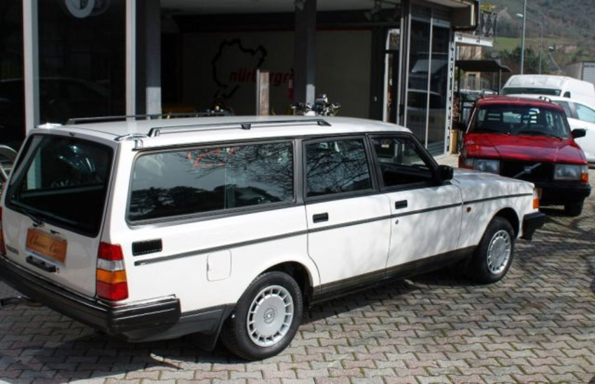 Volvo 240 Station Wagon cat Station Wagon Polar (5)