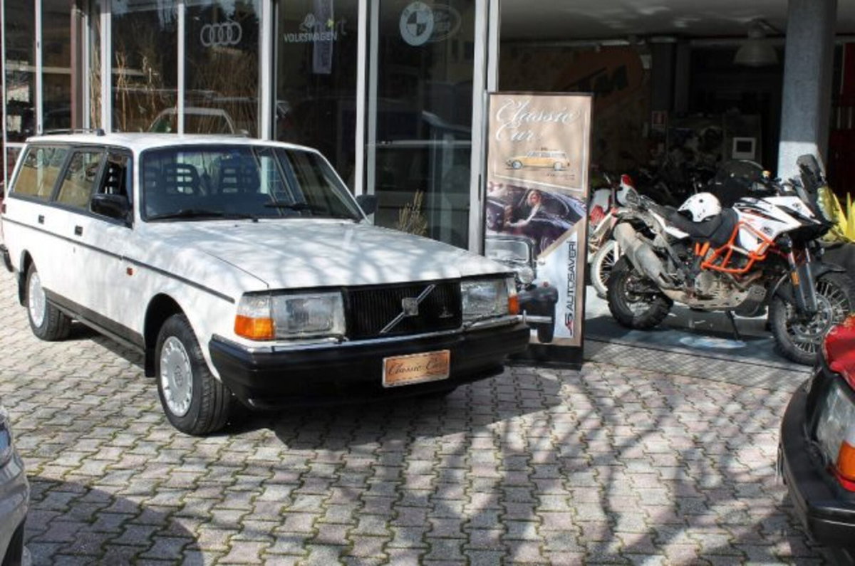 Volvo 240 Station Wagon cat Station Wagon Polar (6)