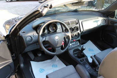 Alfa Romeo Spider 2.0i 16V Twin Spark cat (19)
