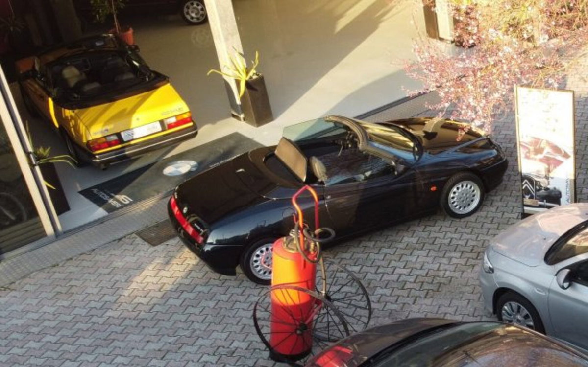 Alfa Romeo Spider 2.0i 16V Twin Spark cat (5)