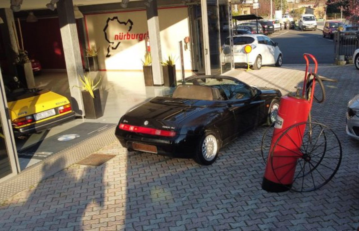 Alfa Romeo Spider 2.0i 16V Twin Spark cat (9)