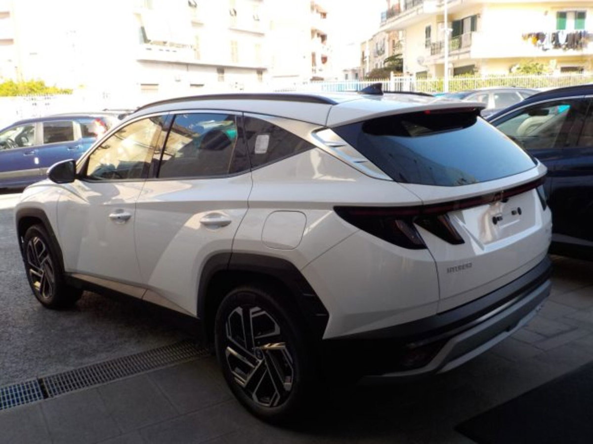 Hyundai Tucson 1.6 hev Xtech 2wd 239cv auto (14)