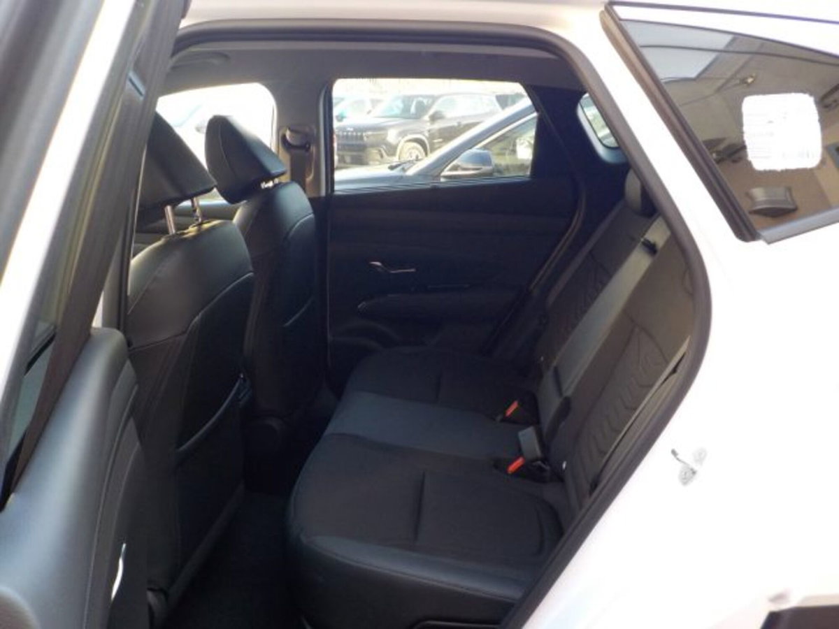 Hyundai Tucson 1.6 hev Xtech 2wd 239cv auto (9)