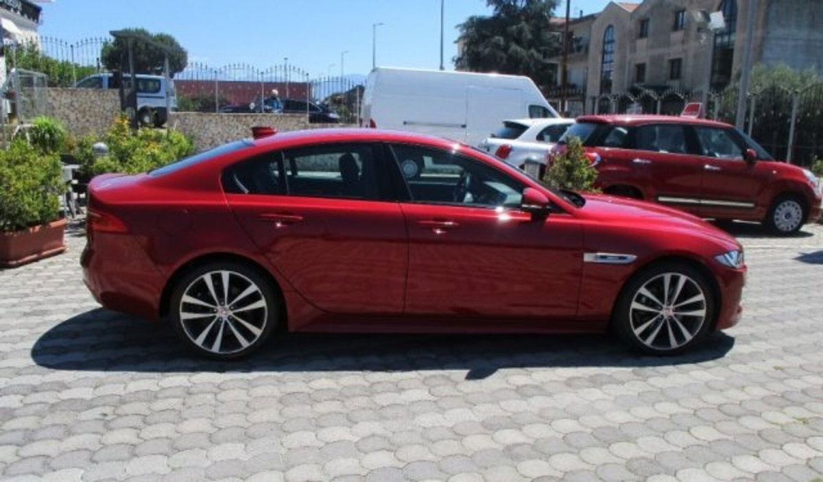 Jaguar XE 2.0 D Turbo 180CV Portfolio