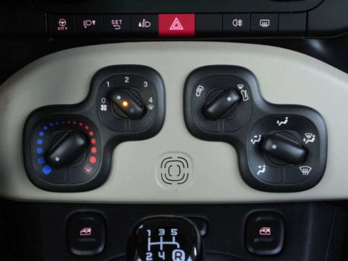 Fiat Panda 1.0 firefly hybrid s&s 70cv 5p.ti (14)