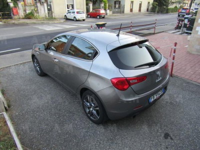 Alfa Romeo Giulietta 1.4 Turbo Giulietta Gpl 120cv (7)