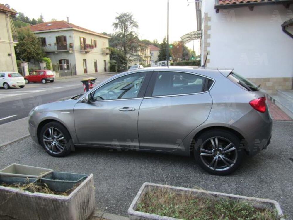 Alfa Romeo Giulietta 1.4 Turbo Giulietta Gpl 120cv (9)