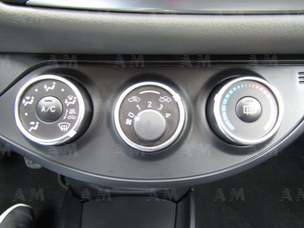 Toyota Yaris 16V cat 5 porte (12)